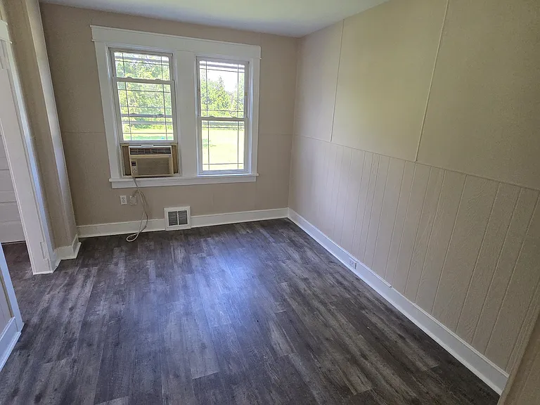 129 Kings Hwy — Photo 10