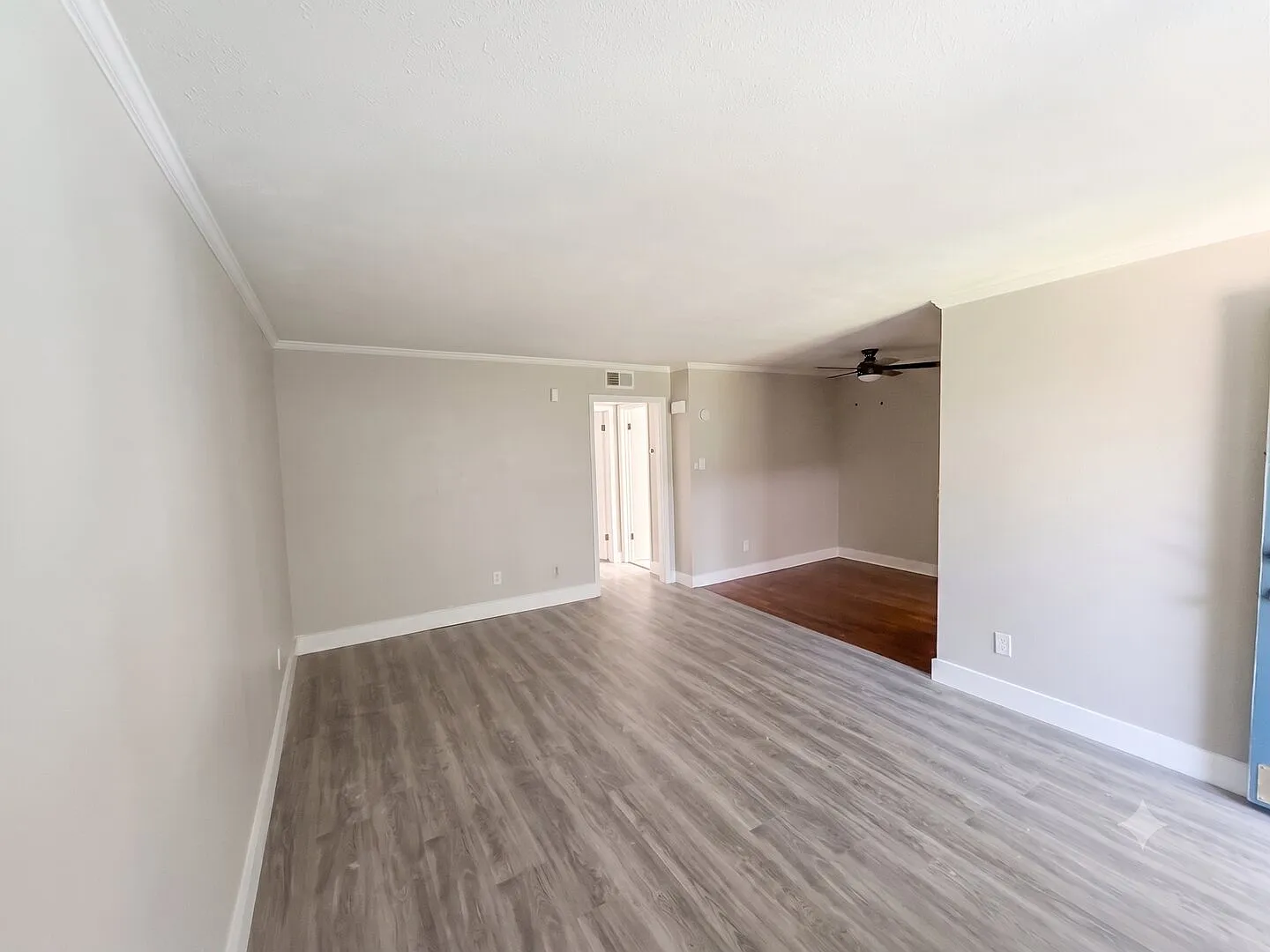 Beautifully Renovated 1BR Condo with In-Unit Washer/Dryer, Pool & Covered Parking! Pet Friendly! — Photo 3