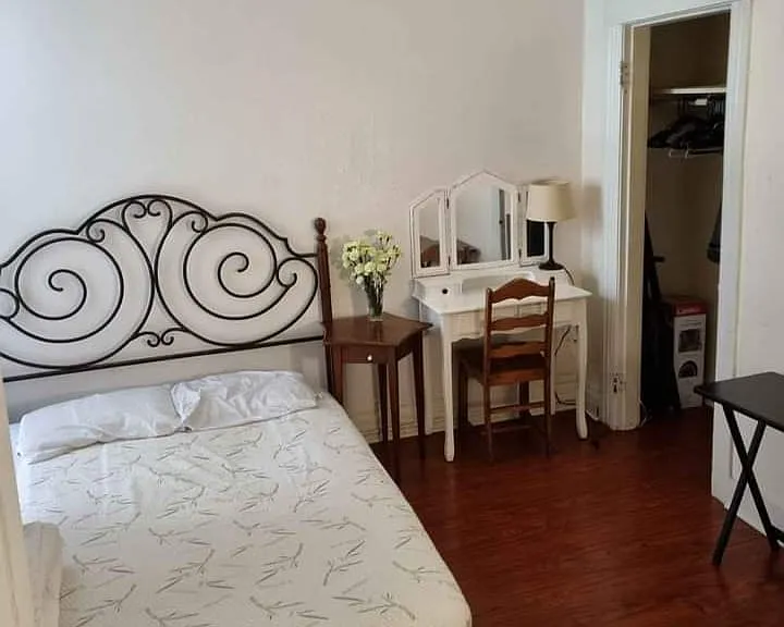 212 Valencia St — Photo 2