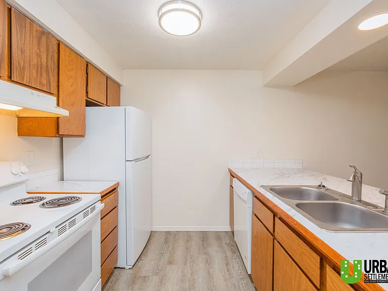 1610 1st St #5 — Photo 3
