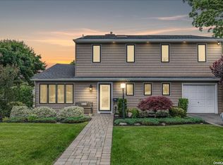 433 Hewlett Ave, Merrick, NY 11566