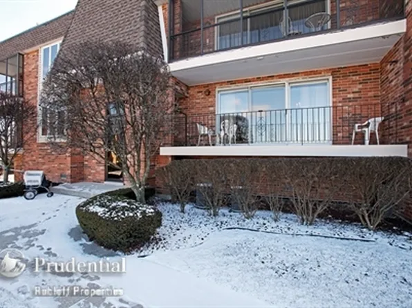 15725 Foxbend Ct #1W1, Orland Park, IL 60462