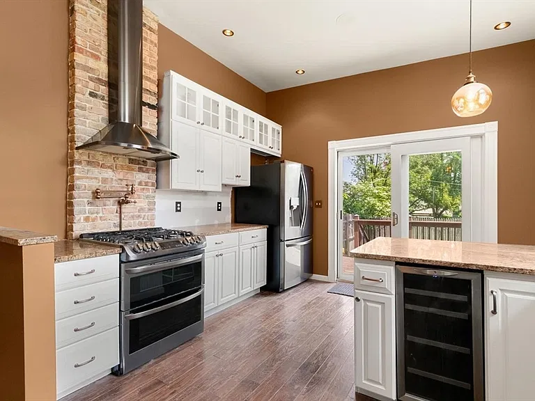 58 G St — Photo 3