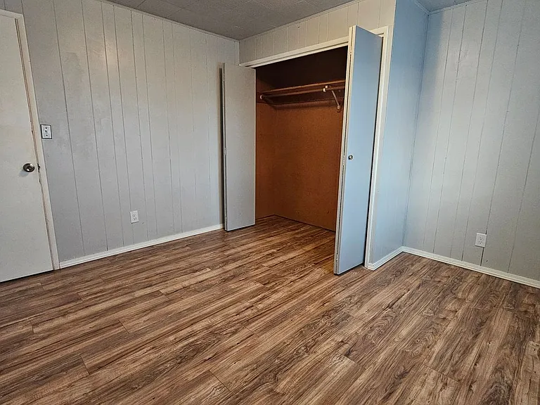 1018 Callahan Drive — Photo 10