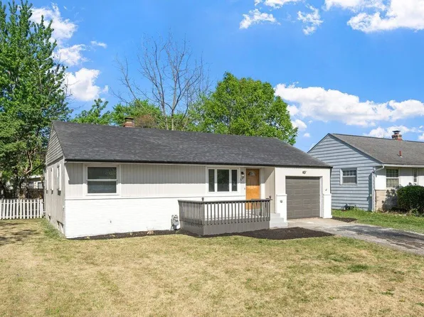 689 Georgian Dr, Columbus, OH 43228