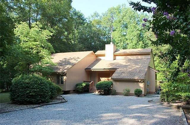 Welcome Home! Welcome Home! Exciting California plan built for Single Level Living. Hardwood Floors and Carpet with multiple Sliding Glass Doors to invite nature into your Home. Open Airy Great Room with Vaulted Ceiling and Wood-Burning Fireplace. Dinning