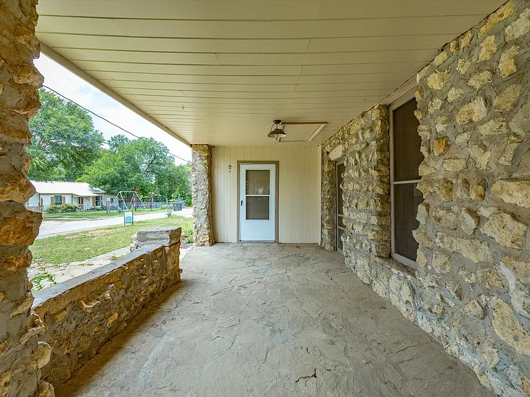 4876 E Williams Spring Rd — Photo 2