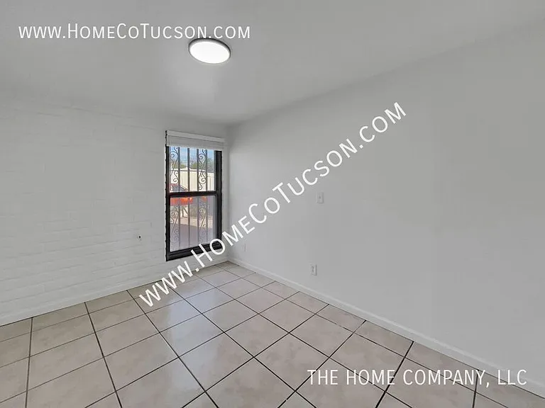 5950 S Liberty Ave — Photo 22