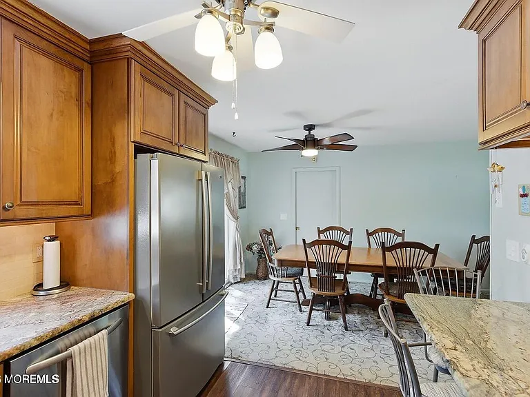 1163 Manor Dr — Photo 7