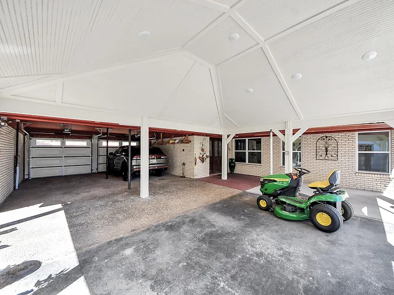 142 Wall St — Photo 25