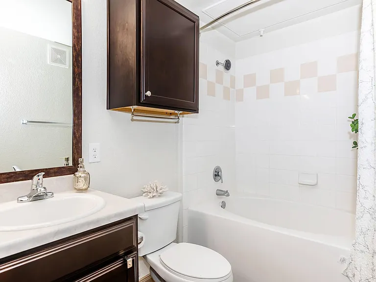 Hudson Trails Apartments — Photo 32