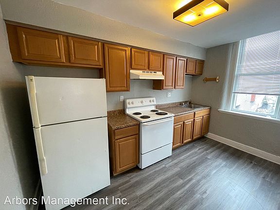 2nd image of 395 Donnan Ave #21