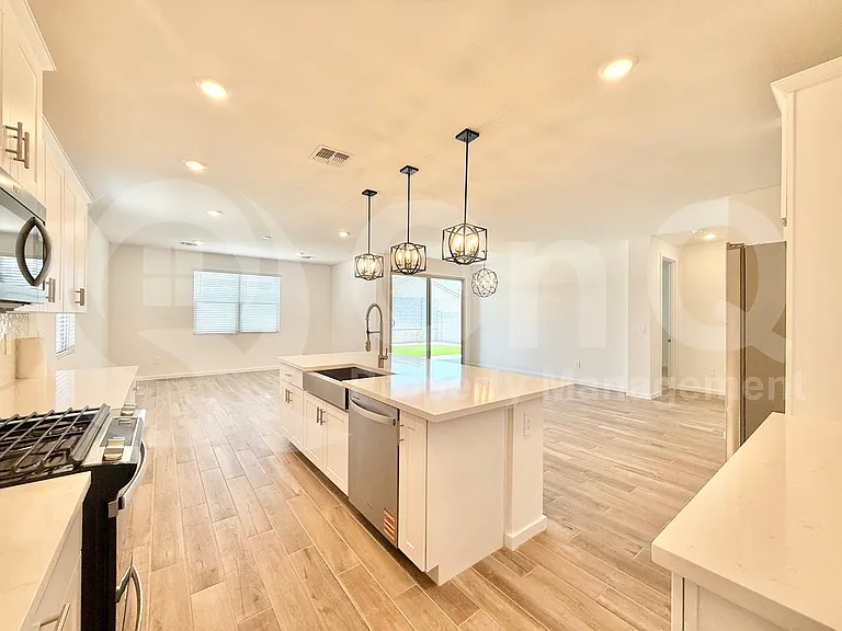 4281 W Hannah St — Photo 4