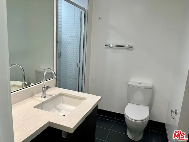 1611 Beverly Gln #3B — Photo 10