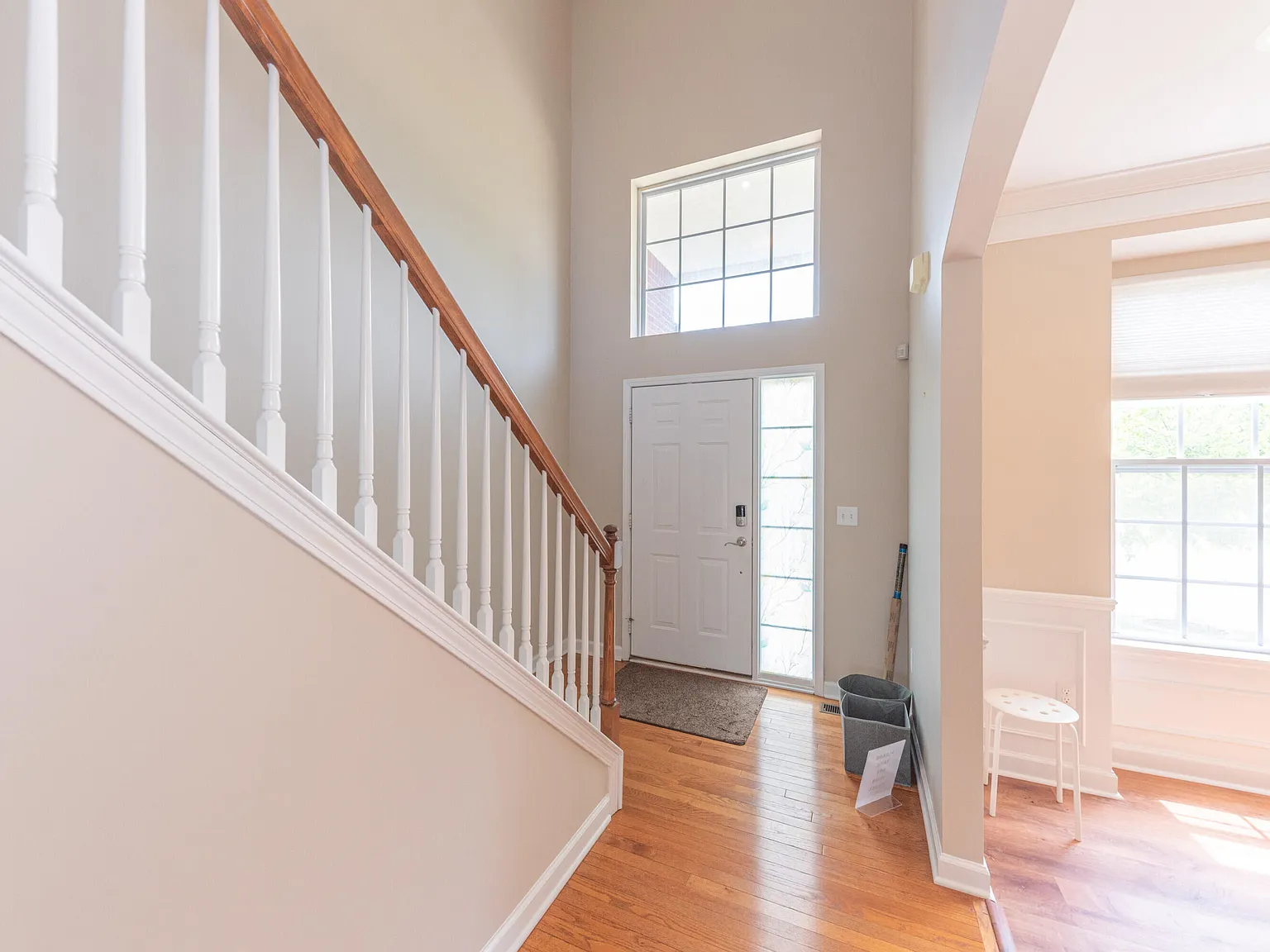 3 bed, 2.5 bath, 2100 sqft, $2,900 — Photo 2