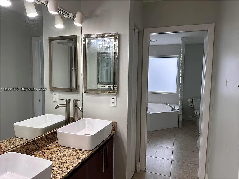 11907 Jennifer Way — Photo 16