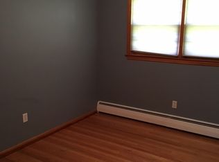 43 Huntington Rd, Hadley, MA 01035