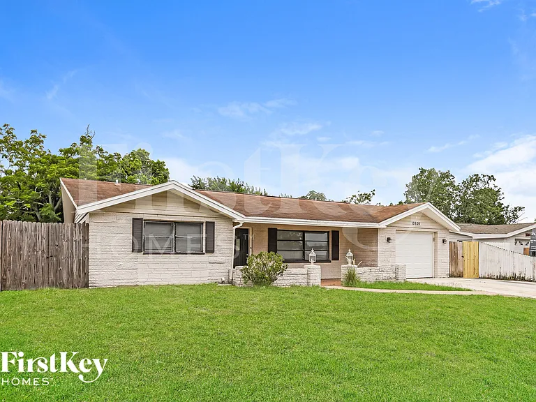10805 Piccadilly Rd — Photo 2