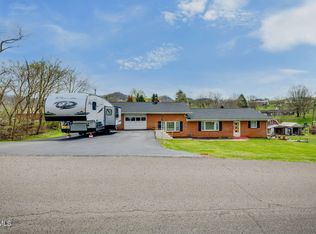 32 Porter St, Castlewood, VA 24224