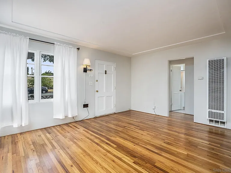 1537 Sunset Cliffs Blvd — Photo 5