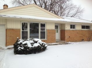 520 Willow Ln, Elk Grove Village, IL 60007