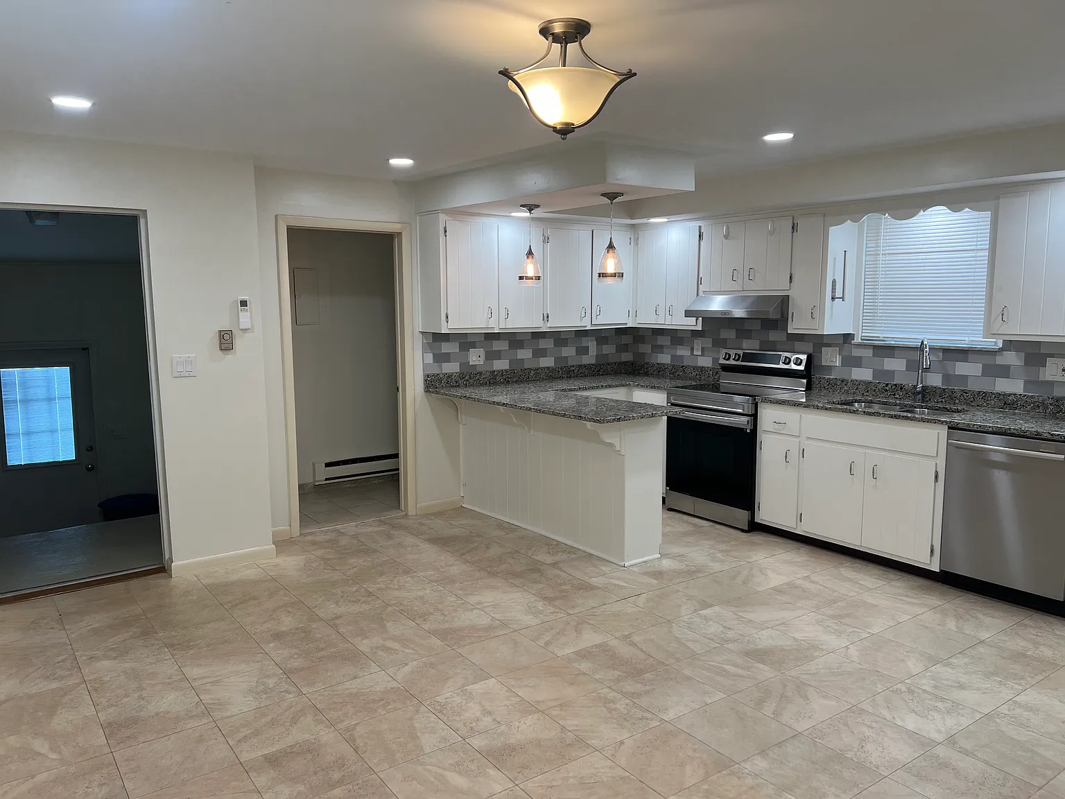 1 bed, 1.5 bath, $1,550 — Photo 4