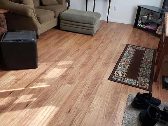 5th image of 103 Pine Haven Ct