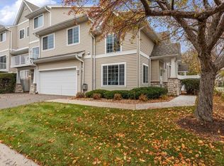 366 Willoughby Way W, Minnetonka, MN 55305