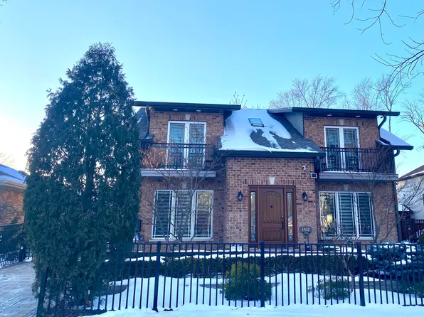 1052 Margret St, Des Plaines, IL 60016