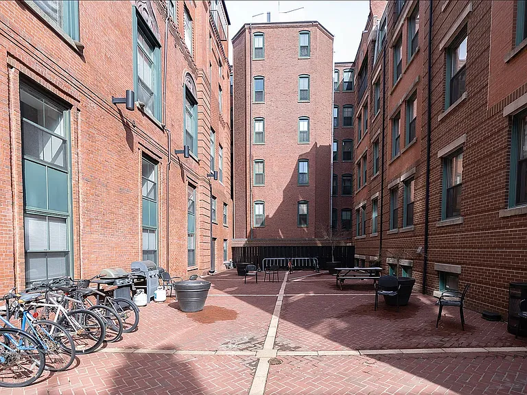1661-1663 N Washington St #505 — Photo 13