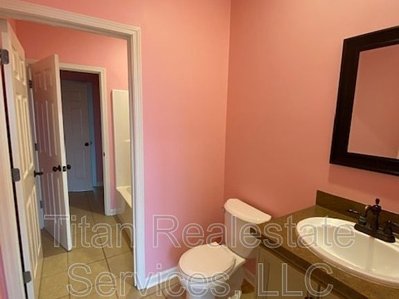 5th image of 1402 Jefferson St Unit 205