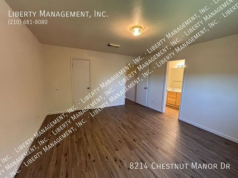 8214 Chestnut Manor Dr — Photo 16