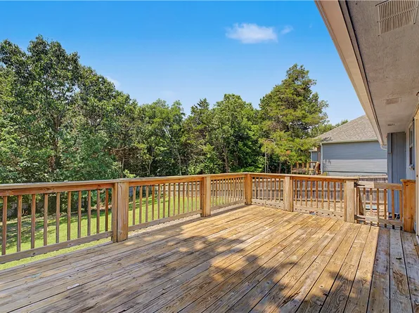 8 Dillow Ln, Bella Vista, AR 72714