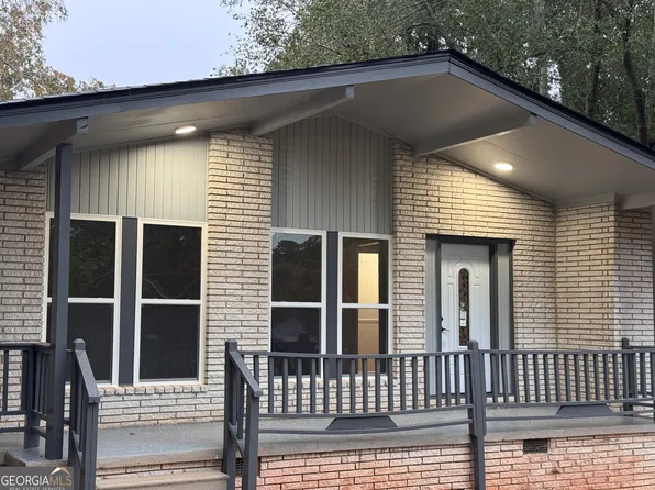 736 Valley Creek Dr, Stone Mountain, GA 30083