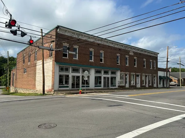 9833 E Main St, Hustonville, KY 40437