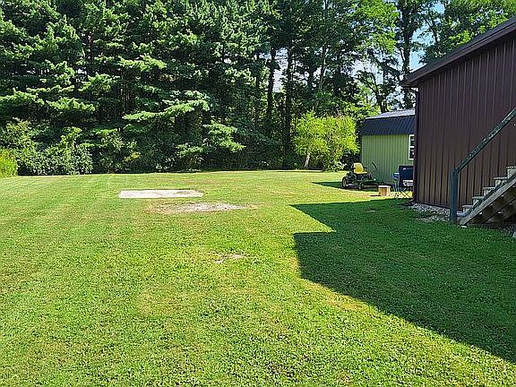 2nd image of 18245 Waterford Rd