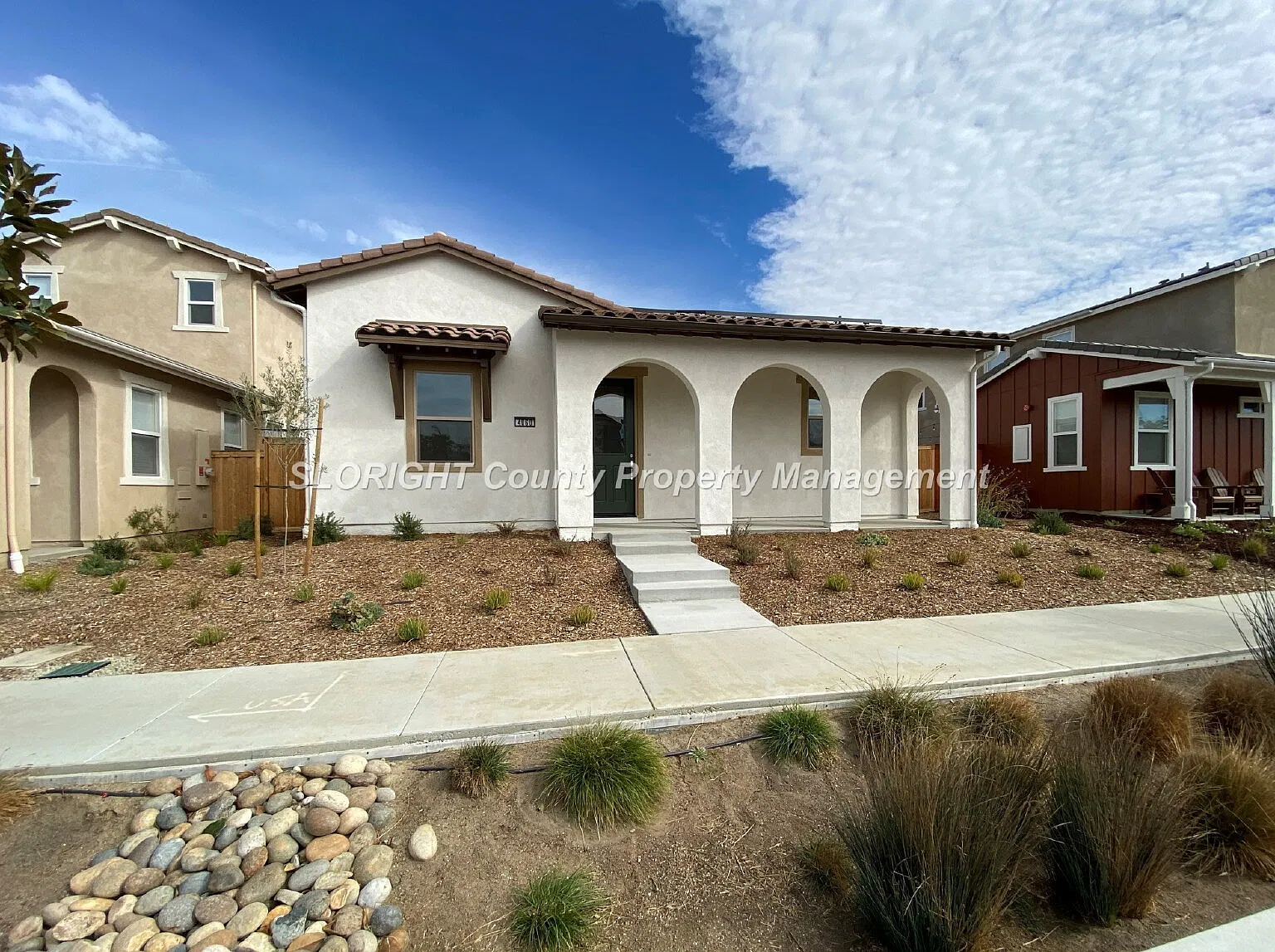 3 bed, 3.0 bath, 1621 sqft, $4,200 — Photo 2