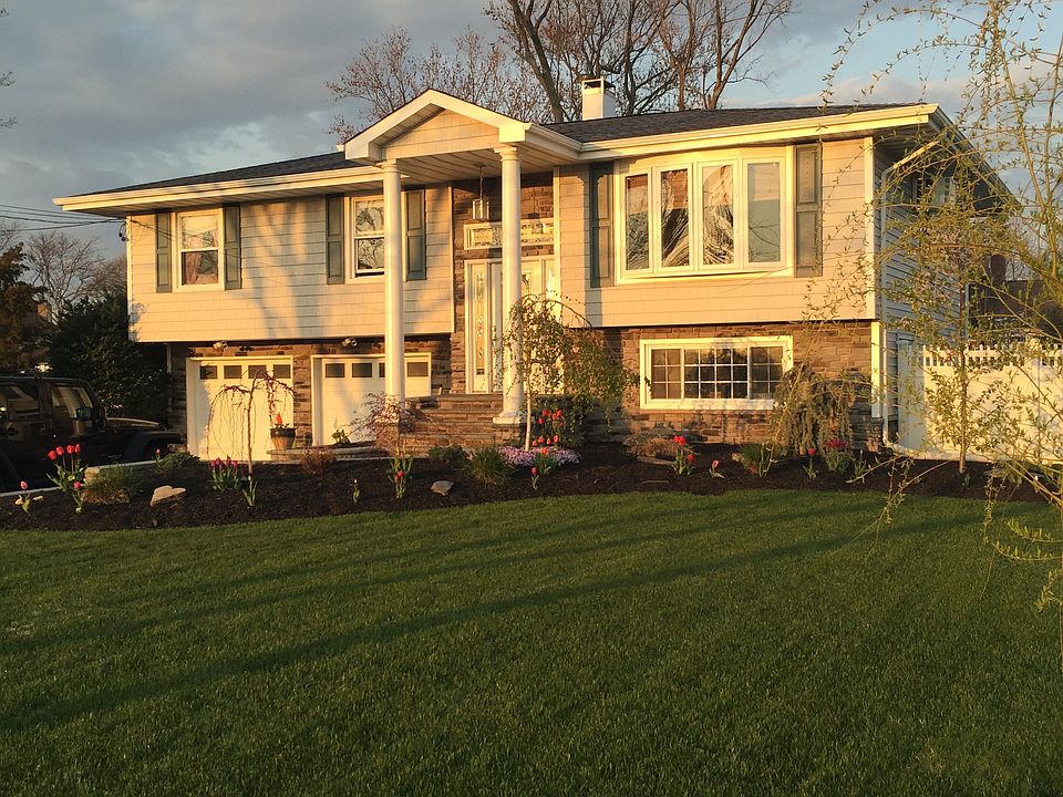 105 Sequams Ln E, West Islip, NY 11795 Zillow