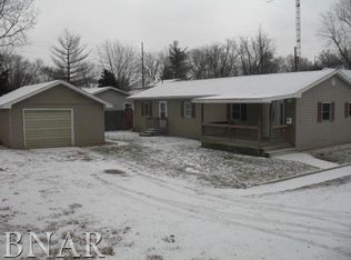 216 N George St, Clinton, IL 61727