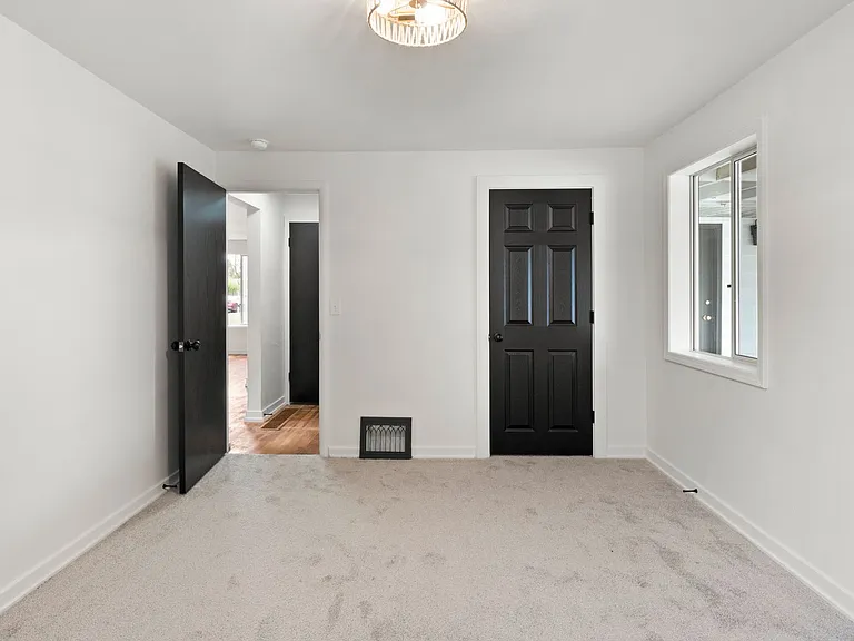 2521 W Sanson Ave — Photo 13