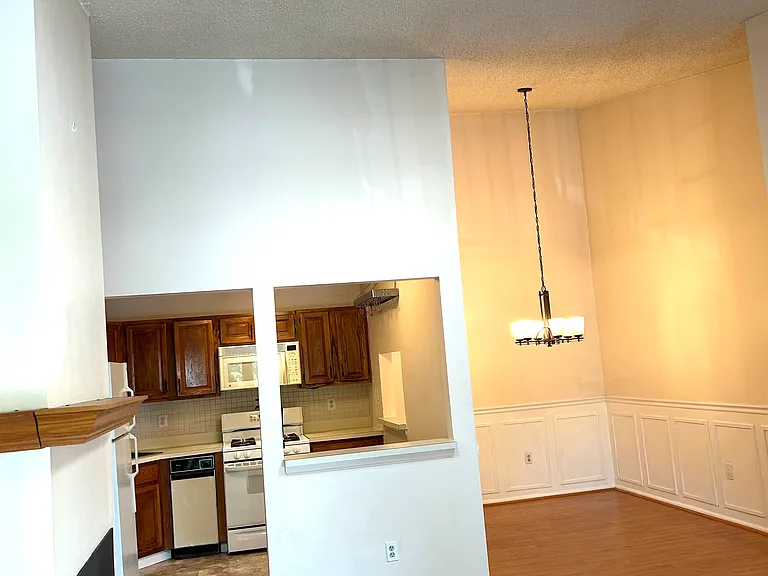 102 Woodward Ln #2 — Photo 3