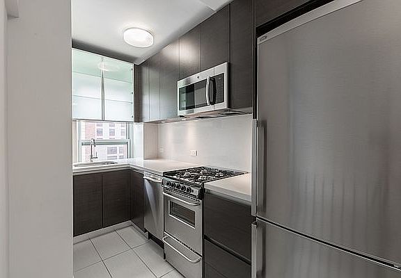 4th image of 1080 Amsterdam Ave #504