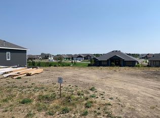 5927 Valley Vista Ln, Bismarck, ND 58503