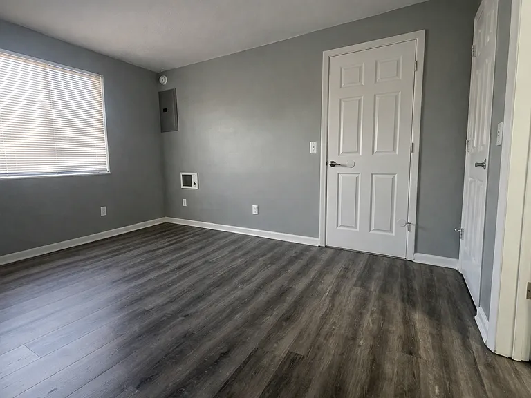 300 Forest Park Dr #104 — Photo 7