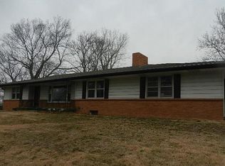 2102 S Steele Rd, Kansas City, KS 66106