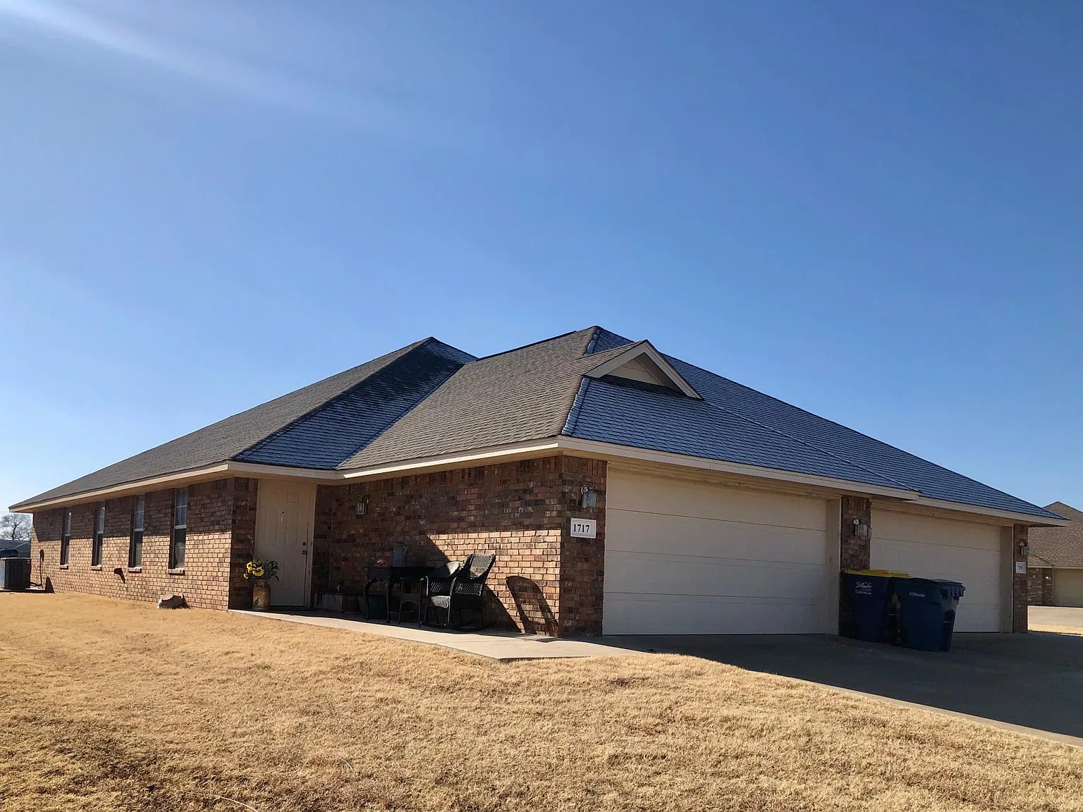 3 bed, 1275 sqft, $1,500 — Photo 1