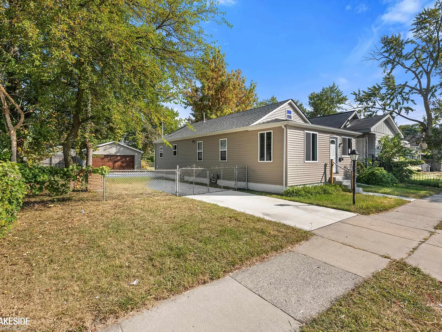 3 bed, 1.0 bath, 768 sqft, $1,500 — Photo 4