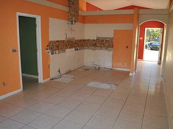 4th image of 4519 W Henry Ave