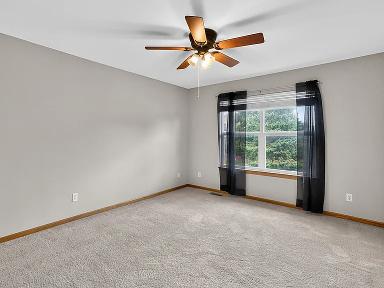 1110 Rose Dr — Photo 20