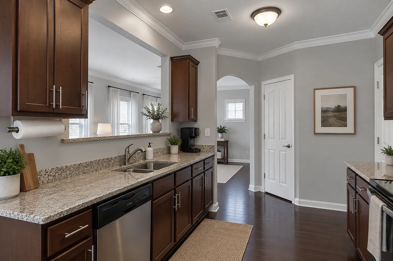 1037 Hemlock Dr — Photo 3